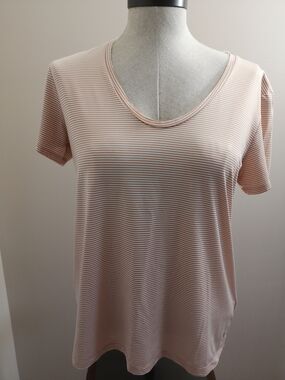 GAPFit Light Pink Striped V-Neck Short Sleeve Active Tee Size M